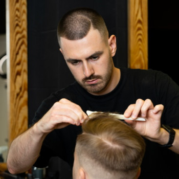 Стрижка
                    Барбершоп BARBARON Киев