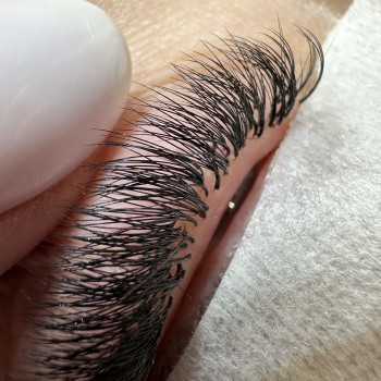 Нарощування вій
                    Викладач курсів краси  Київ