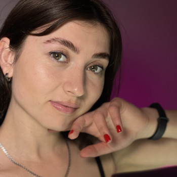 Довготривала укладка брів
                    Мастер перманентного макияжа Юлія Ивано-Франковск