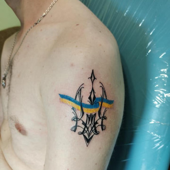 Тату цветные патриотическая украинская символика, фото -  