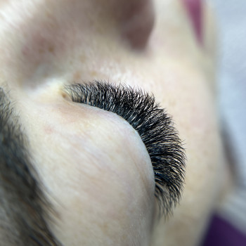 Нарощення вій
                    Мастер перманентного макияжа Яна Кропивницкий