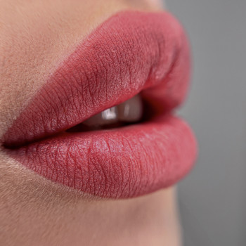 Помадний прокрас губ
                    Мастер перманентного макияжа Юлия Киев