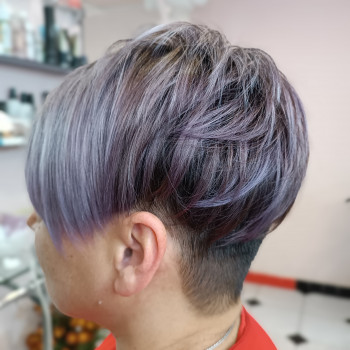 Яскраве, креативне фарбування
                    Салон краси Kalina Studio Запоріжжя