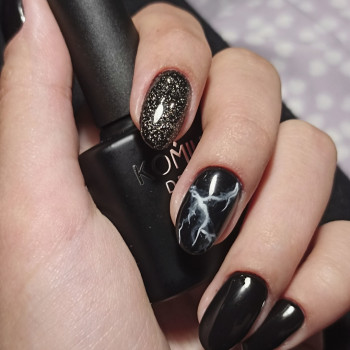 Маникюр с покрытием и укреплением
                    Мастер маникюра Валентина Киев