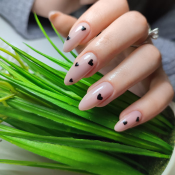 Корекція нарощених нігтів
                    Майстер манікюру Лилия Харків