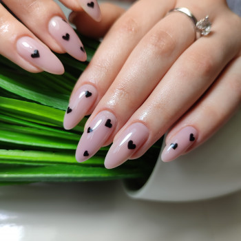 Корекція нарощених нігтів
                    Майстер манікюру Лилия Харків