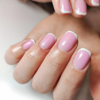 Манікюр с дизайном френч
                    Мастер маникюра Лилия Харьков