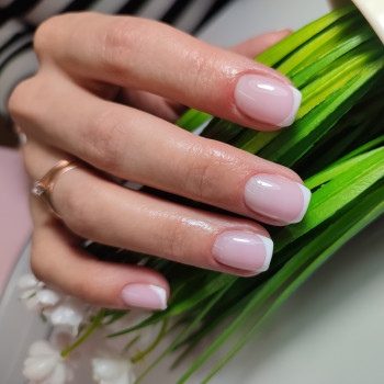 Манікюр с дизайном френч
                    Мастер маникюра Лилия Харьков