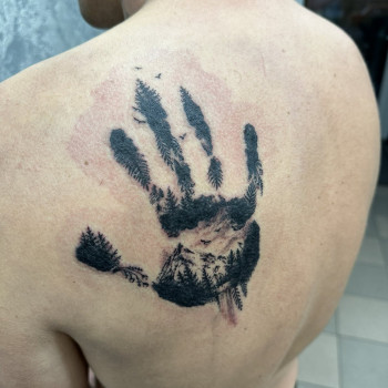 Тату для хлопців руки на лопатці, фото - Тату майстер Алена Мельник