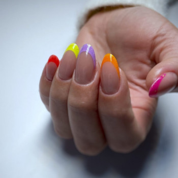 Нарощення кольорового френчу