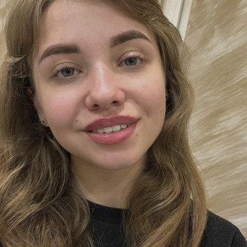 Перманент брів та губ, в процесі загоєння, є скоринки