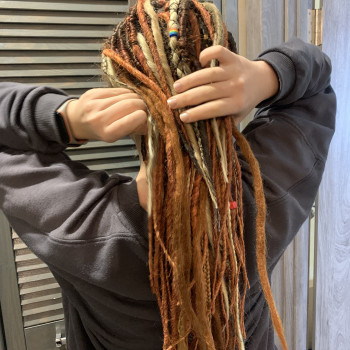 Прическа
                    Мастер по наращиванию волос Елена Киев