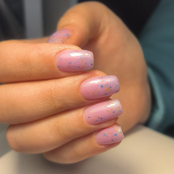 Комбінований манікюр, однотонне покриття