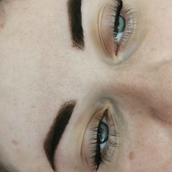 Пудрове напилення брів