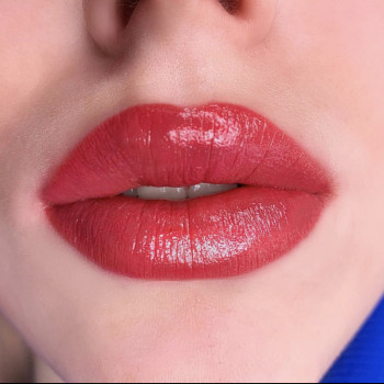 ПЕРМАНЕНТ губ акварель/помада
                    Мастер перманентного макияжа Александра Кривой Рог