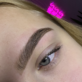 Корекція та фарбування брів
На 3-4 тижні за 40-45хв