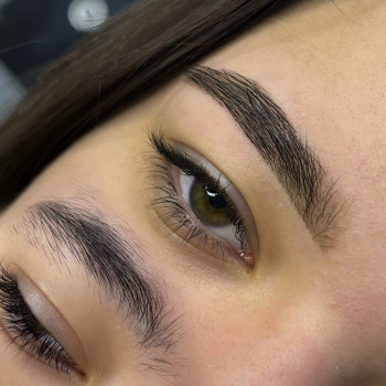 Корекція та фарбування брів
На 3-4 тижні за 40-45хв