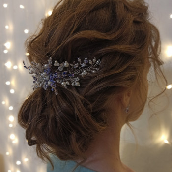 З прикрасою