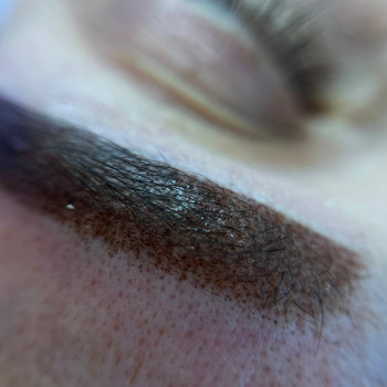 Пудрове напилення брів