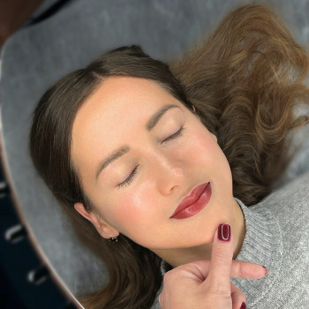 Перманент губ
                    Майстер перманентного макіяжу Аліна Бровари