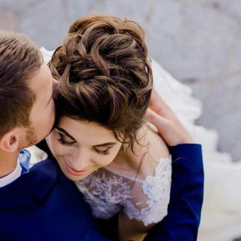 Прическа
                    Мастер по наращиванию волос Елена Киев