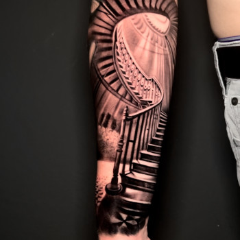 Тату для хлопців на руці сходи, фото - Тату салон Free Art Tattoo