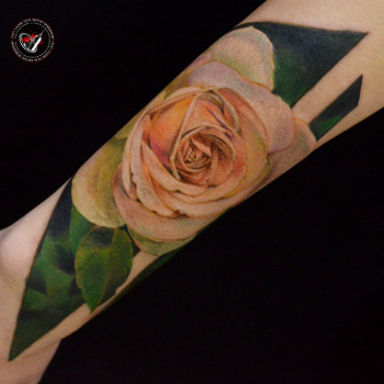 Тату роза цветные реализм, фото - Тату салон Teta Tattoo