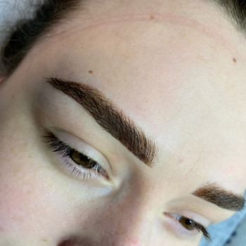 Перманентний макіяж брів та губ
                    Мастер перманентного макияжа Анастасія Луцк