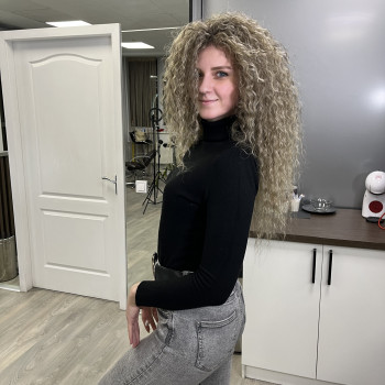 Афрокудрі Київ 3900 грн з матеріалом з наявності
                    Перукар Надежда Київ