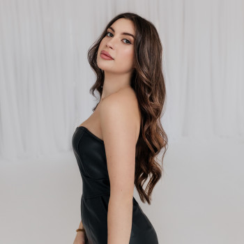 Макіяж на любий випадок
                    Майстер з нарощування волосся Елена Київ