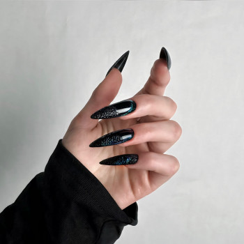 Нарощування нігтів. Довжина 4, форма мигдаль