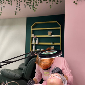 Нарощування вій