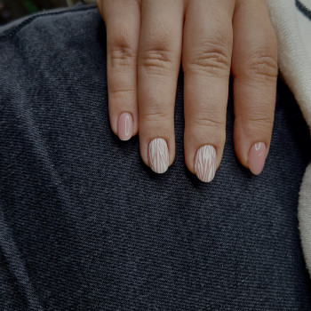 Білий манікюр на короткі нігті ніжний, фото - Майстер манікюру Валерия Кит