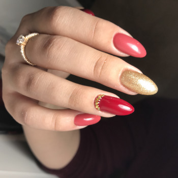 Нарощування гелеве, полігелеве, акрилове
                    Майстер манікюру Алиса Дніпро