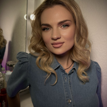 жіноча зачіска, професійний макіяж