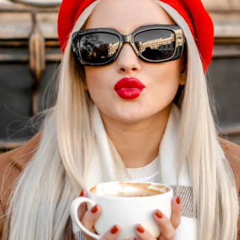 Фотосесія у кафе для дівчини, фото - Фотограф Дарʼя Антонова