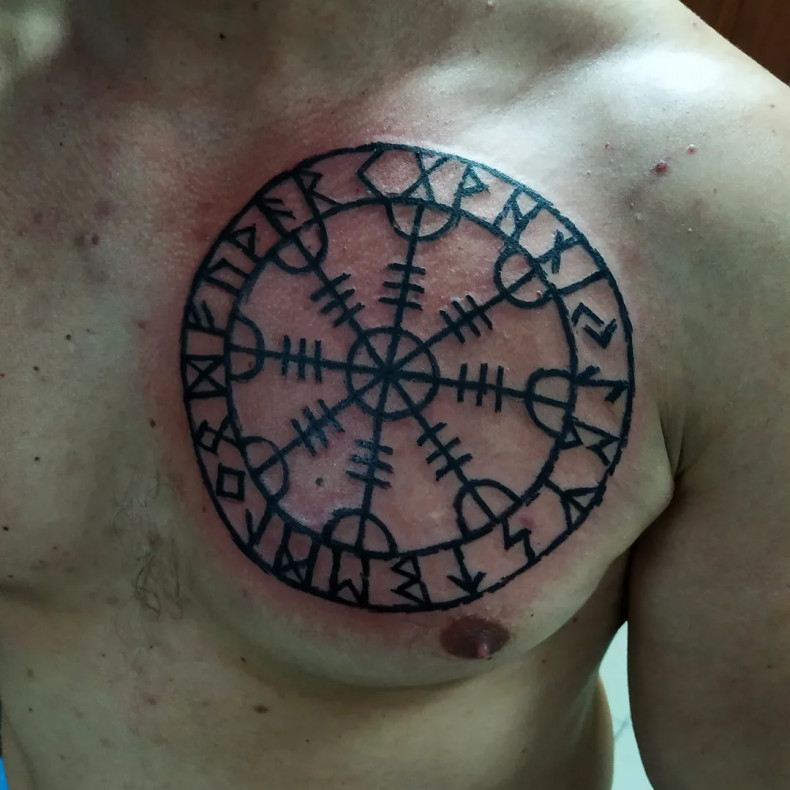 Для хлопців чорно-білі на грудях, фото - Тату майстер Дмитро Tattooin