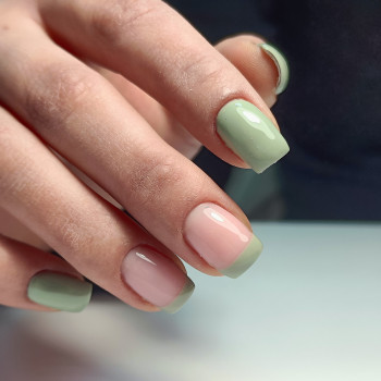 Французький манікюр на квадратні нігті у пастельних тонах, фото - Майстер манікюру Аліна Плескань