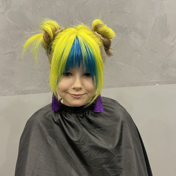 Яркое окрашивание
                    Парикмахер Светлана Харьков