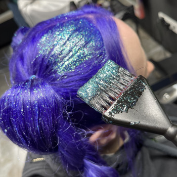 Яркое окрашивание
                    Парикмахер Светлана Харьков