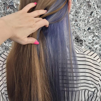 Складне фарбування у васильковий колір фарбою Metalic