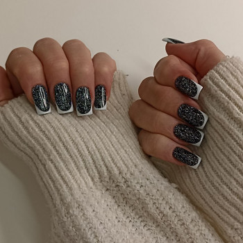 Манікюр манікюрноворічний2024, фото - Салон краси Cocoon