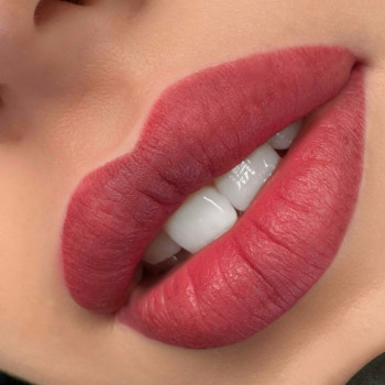 Акварельні вуста