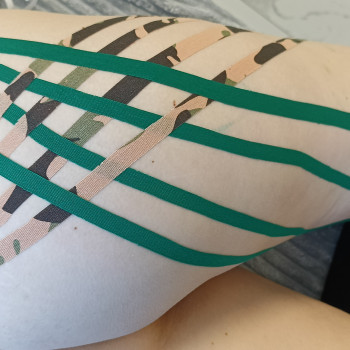 Тейпування квадратного м'язу поясниці
                    Масажист Виктория Київ