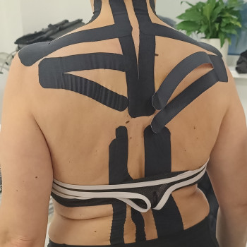 Тейпування квадратного м'язу поясниці
                    Масажист Виктория Київ