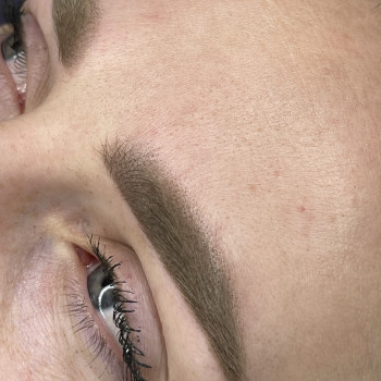 Перманентний макіяж брів