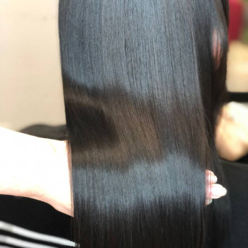 Кератинове випрямління