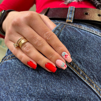 Манікюр зі зняттям та покриттям
                    Салон красоты Fargo Киев