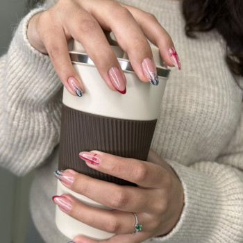 Манікюр зі зняттям та покриттям
                    Салон красоты Fargo Киев