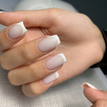 Нарощення / корекція нігтів
                    Салон красоты Rozmary Львов